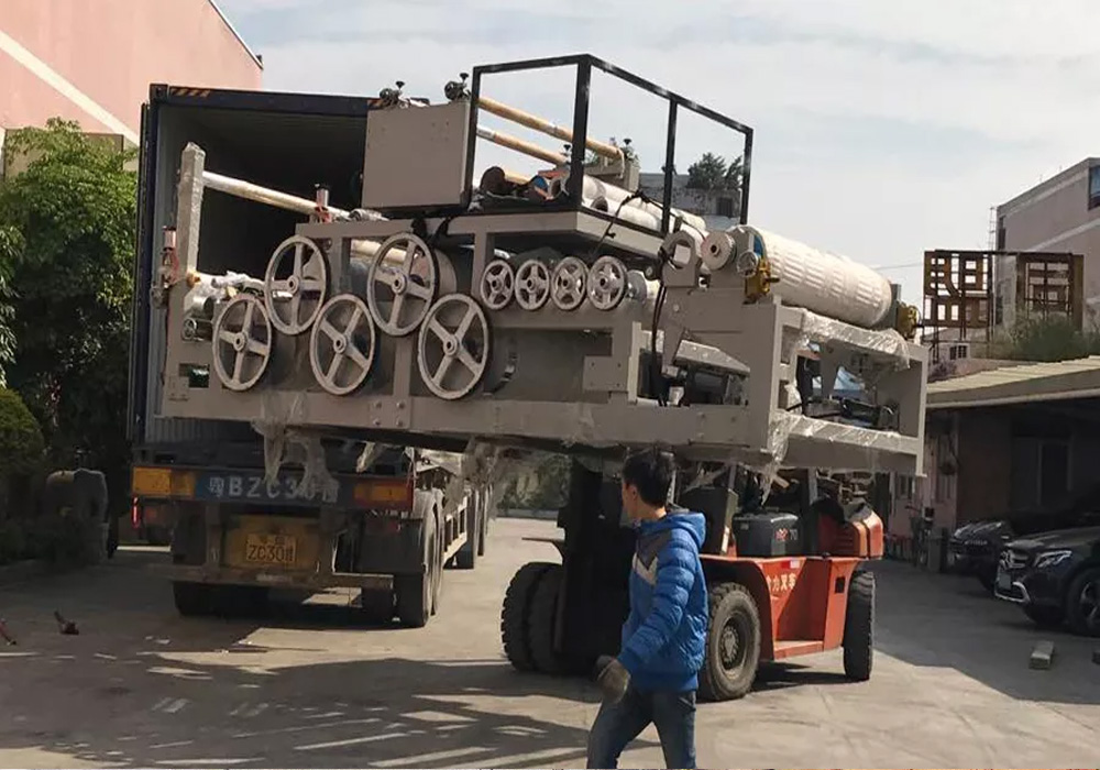 PVC three-layer laminating embossing machine is exported to Türkiye