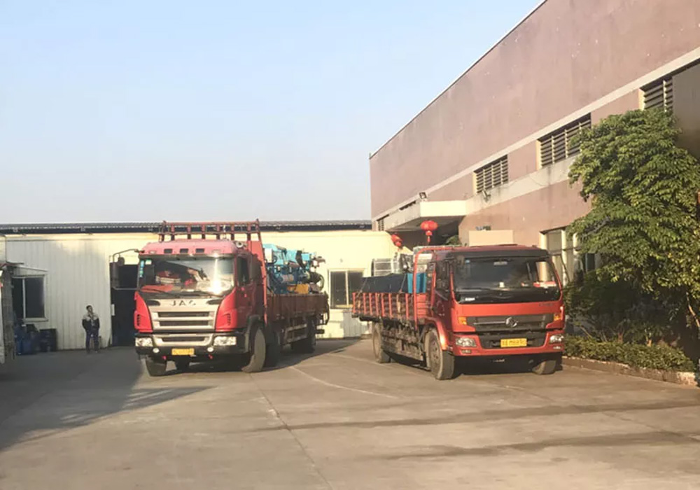 Hot stamping laminating machine shipped as scheduled to Houjie